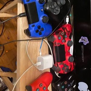 5 ps4 controllers for sell
